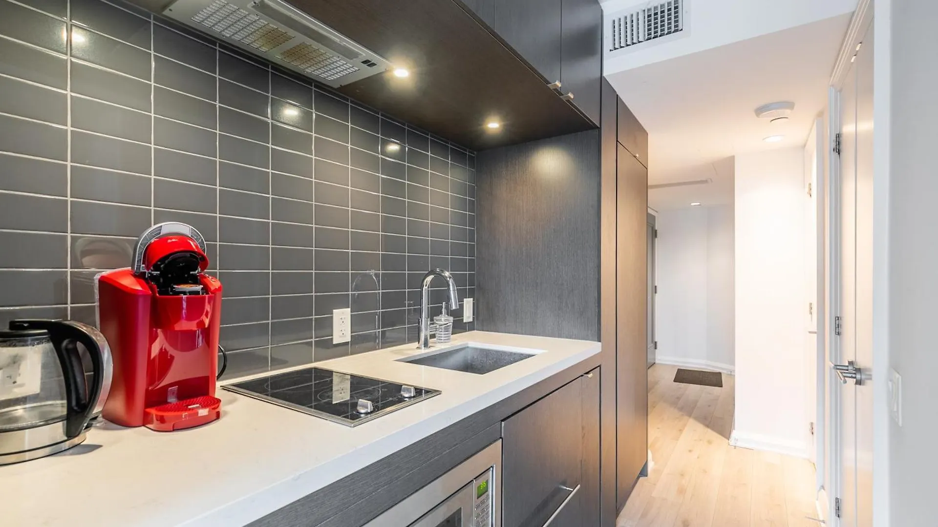 Yorkville Plaza Express Stay Toronto Apartment