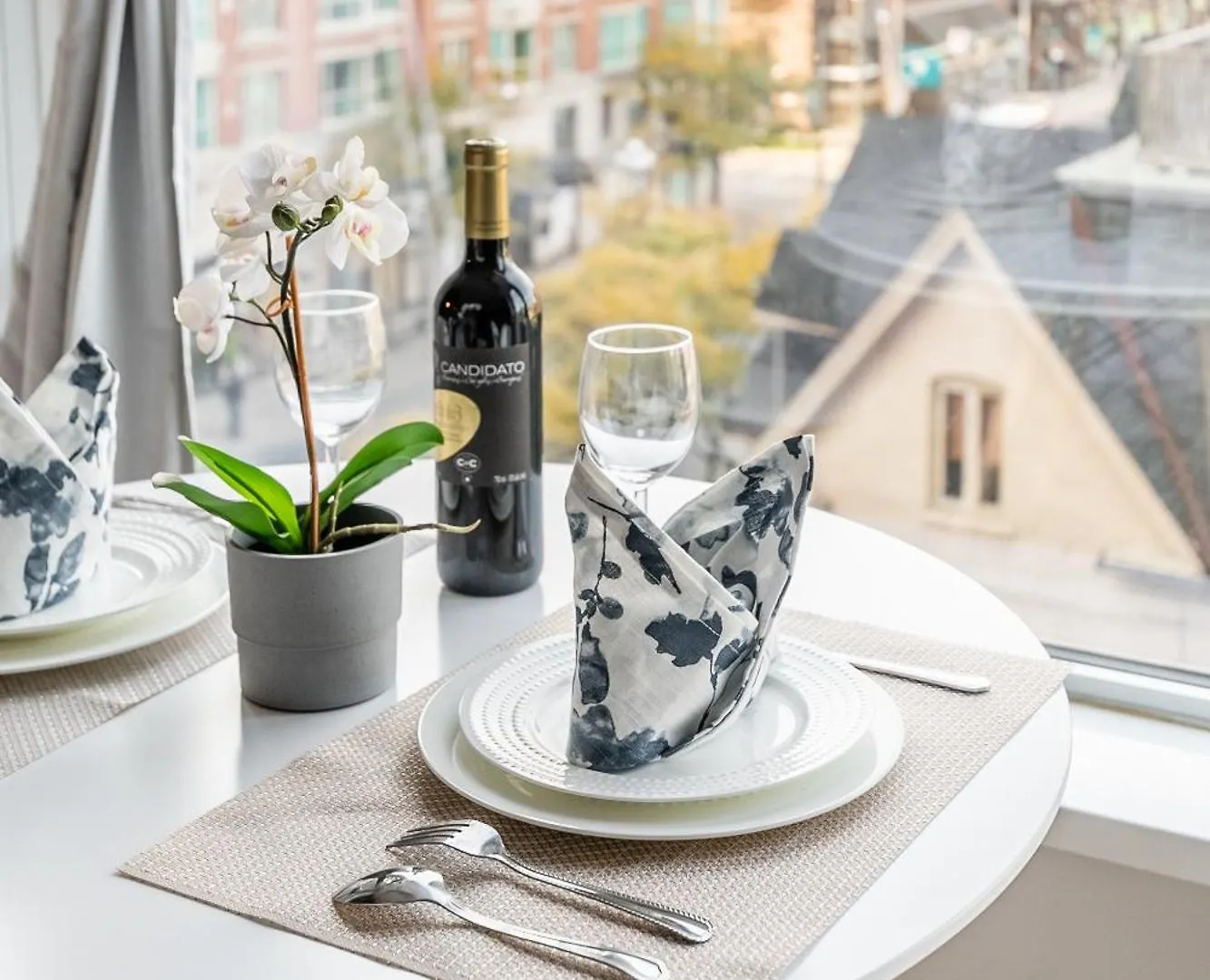 Yorkville Plaza Express Stay Toronto Apartment