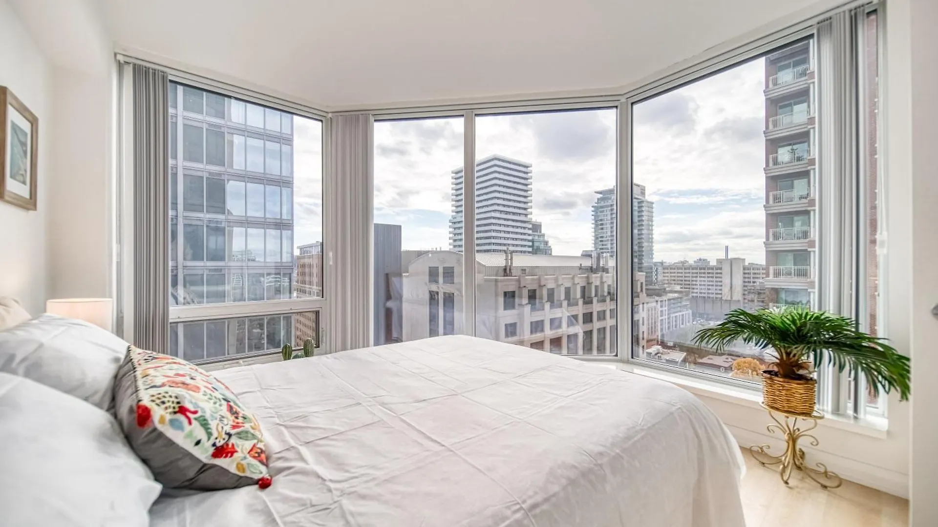 Apartment Yorkville Plaza Express Stay Toronto Canada