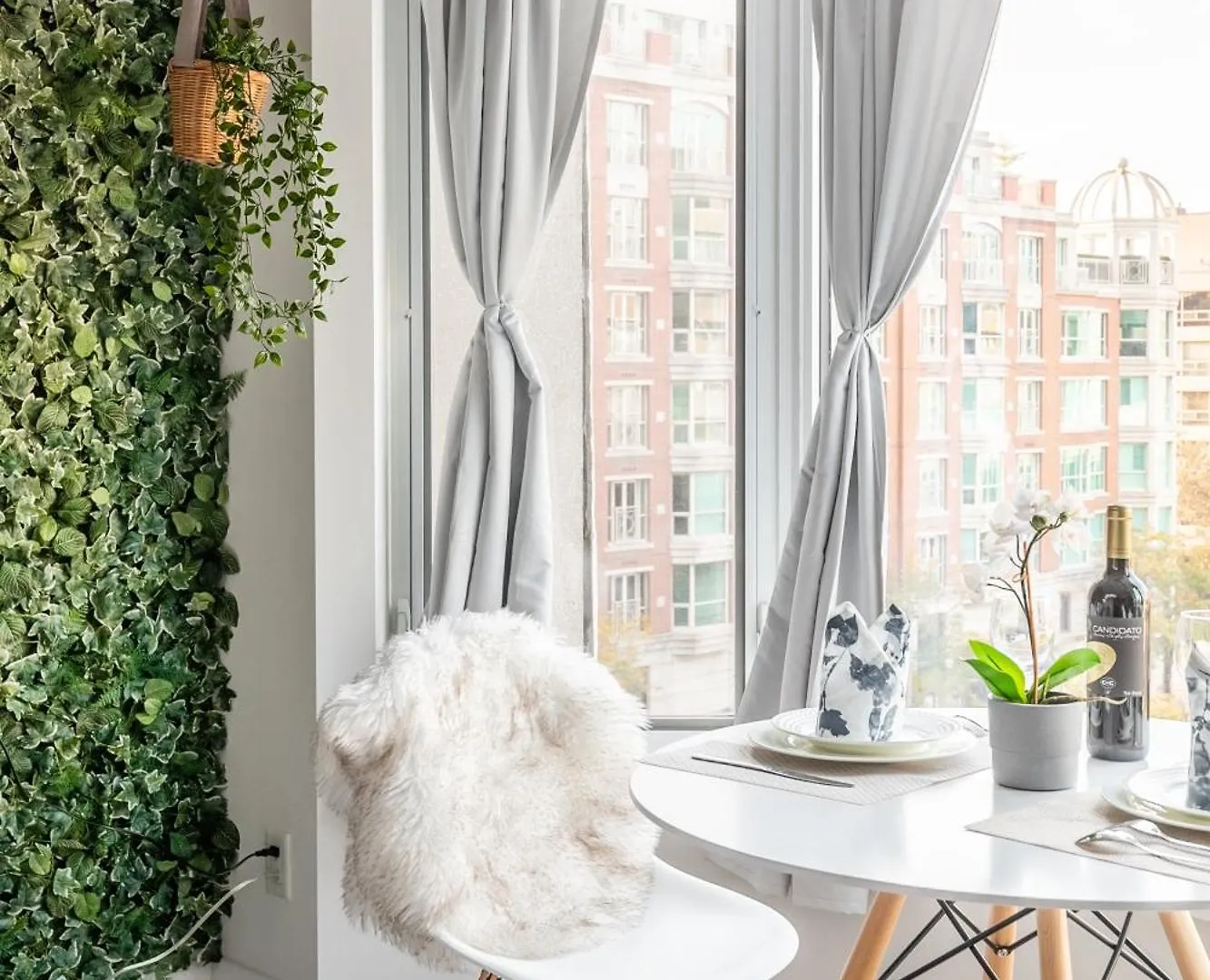 Yorkville Plaza Express Stay Toronto Apartment